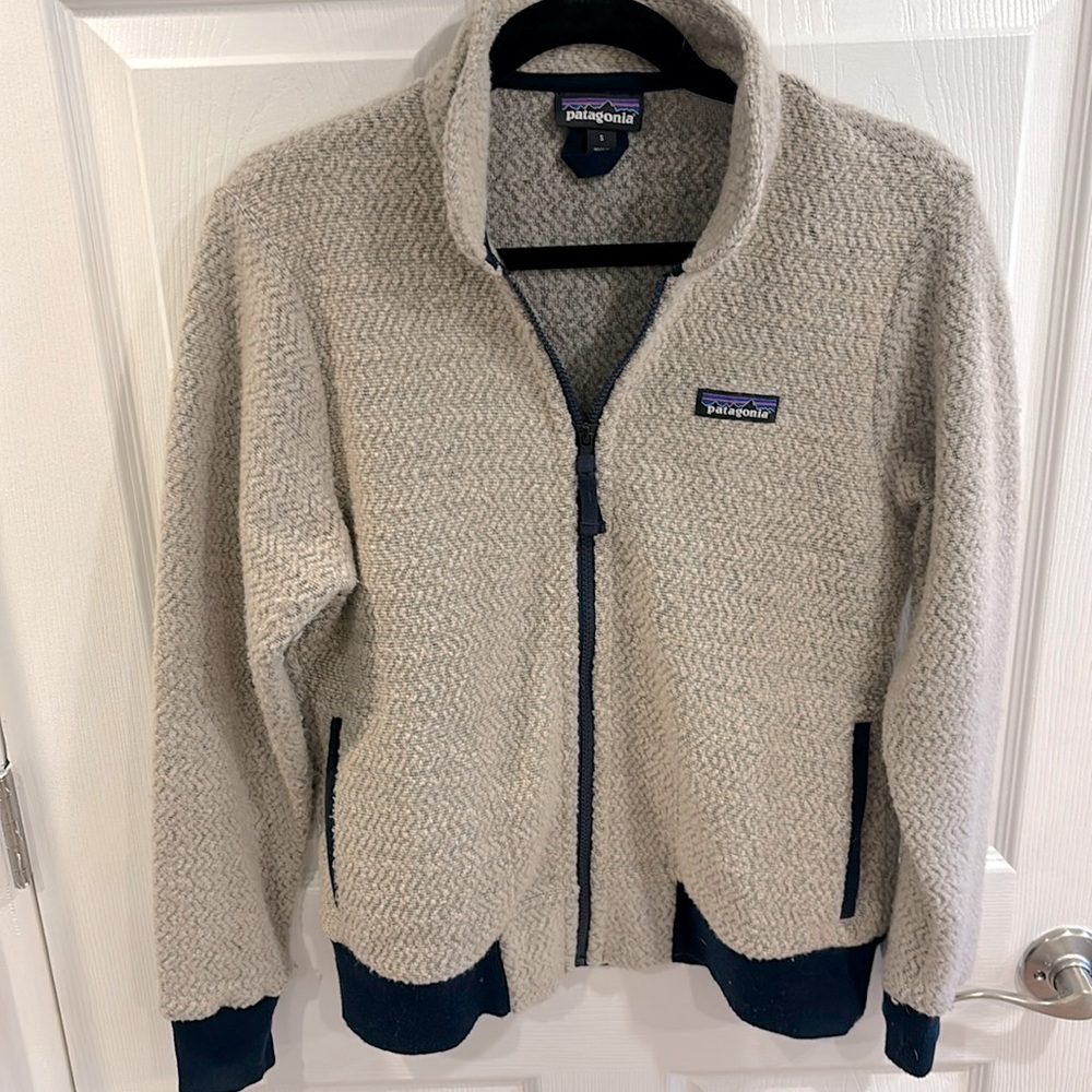 Patagonia sz S small full zip beige jacket/ sweatshirt